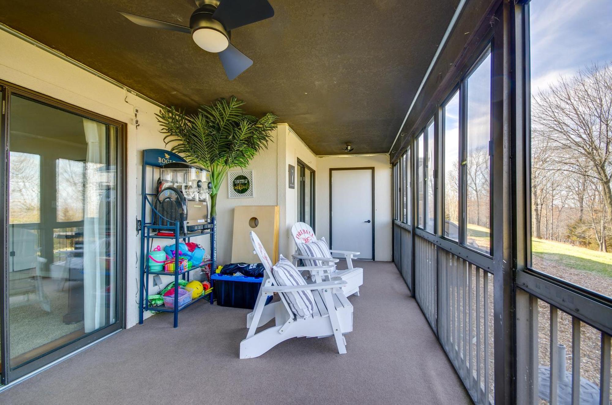 Ozarks Vacation Rental Condo With Lake View! Bagian luar foto