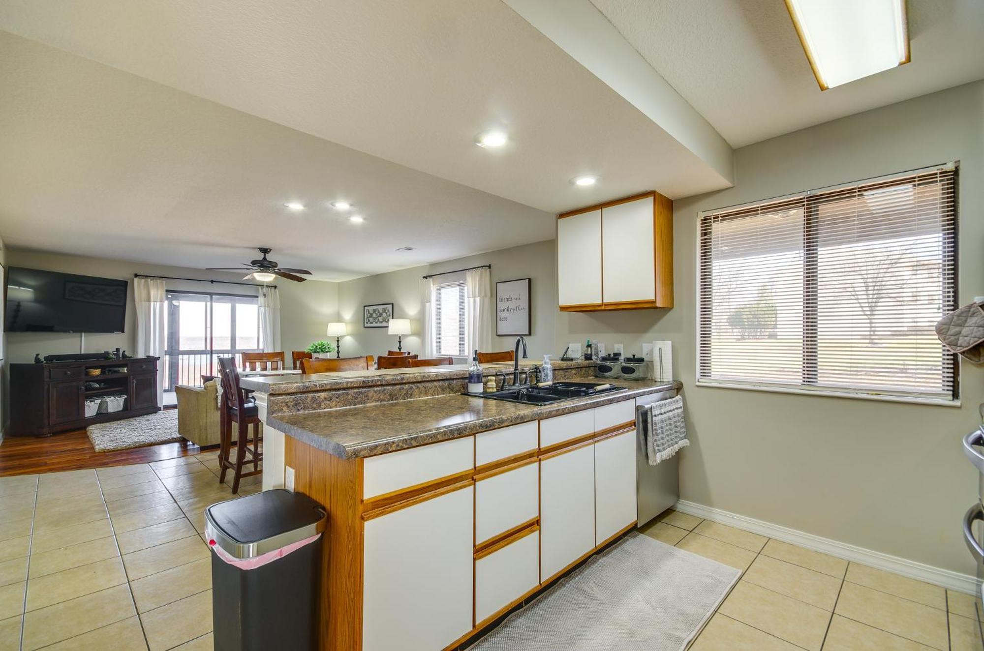 Ozarks Vacation Rental Condo With Lake View! Bagian luar foto